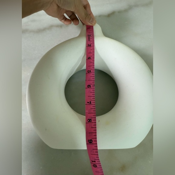 Modern White Ceramic Vase - Picture 5 of 6